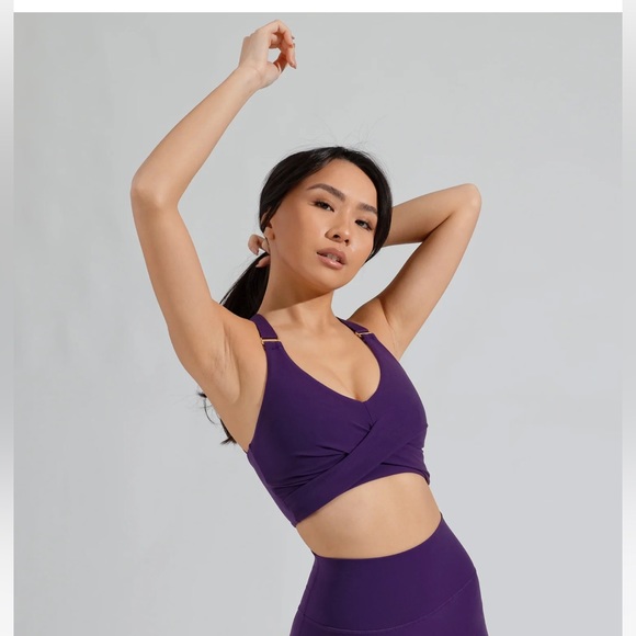 ISO any eggplant coloured leggings or sports bras from the cake collection - Picture 2 of 2